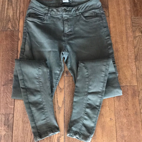 🛑SOLD🛑Comfy super slim leg olive green cargo pant - Picture 4 of 15